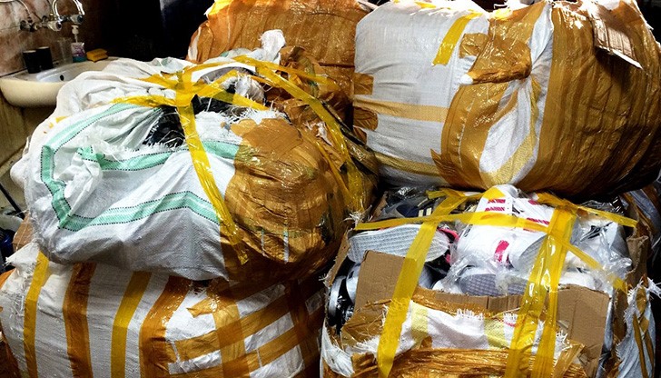 Стоките са задържани поради съмнения за нарушаване на правата върху интелектуалната собственост