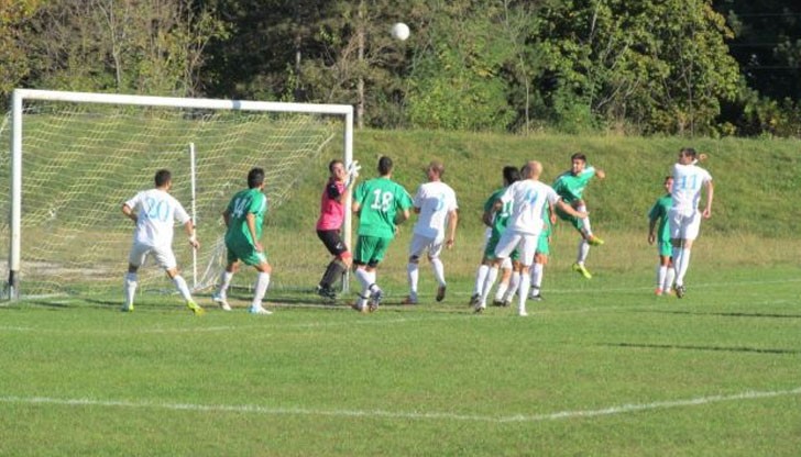 Русенският състав бе воден от Людмил Киров заради наказанието на старши треньора Веселин Великов Русенският състав бе воден от Людмил Киров заради наказанието на старши треньора Веселин Великов