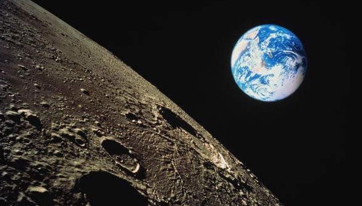 Според получените данни, преди 100 млн. години, когато земята все още е била обитавана от динозаври, на Луната е имало вулканична дейност Според получените данни, преди 100 млн. години, когато земята все още е била обитавана от динозаври, на Луната е имало вулканична дейност