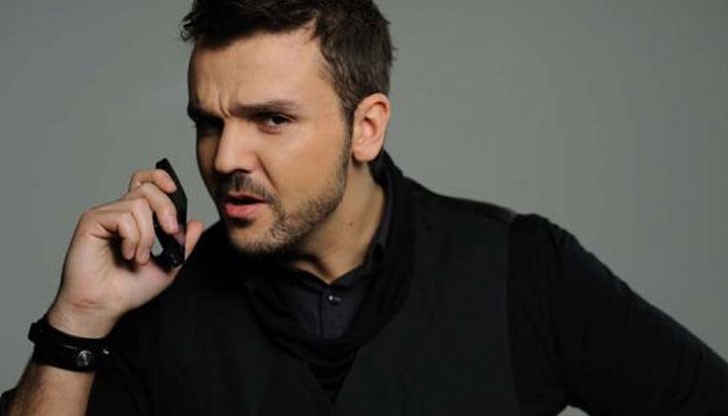 По време на описа след хита на Графа зазвучава песента Уоu and me в изпълнение на Serge Devant