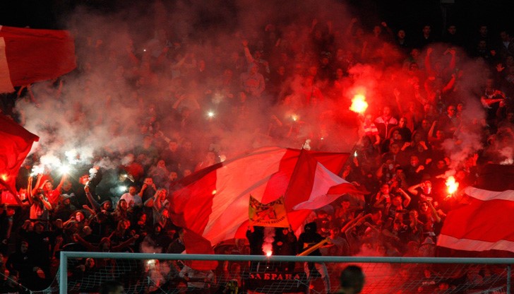 При резултат 0:0 главният рефер реши за кратко да прекъсне срещата При резултат 0:0 главният рефер реши за кратко да прекъсне срещата