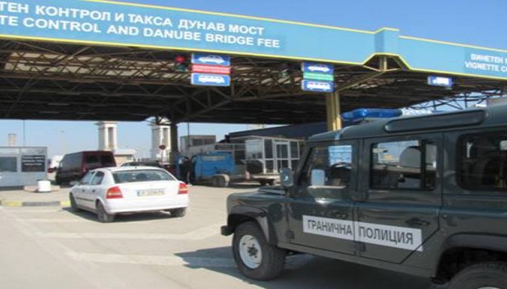 Петдесет и четирима нелегални емигранти са били задържани на ГКПП "Дунав мост" тази сутрин Петдесет и четирима нелегални емигранти са били задържани на ГКПП "Дунав мост" тази сутрин