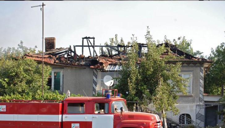 Предполагаема причина за пожара е човешка небрежност при боравене с открит огън. Предполагаема причина за пожара е човешка небрежност при боравене с открит огън.