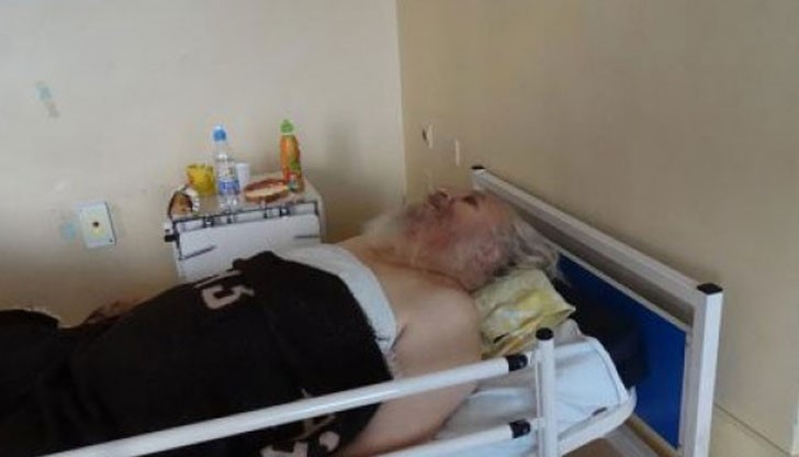 Отец Иван е със счупен десен крак и натъртвания. Няма опасност за живота му.