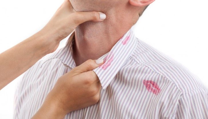 На първо място сред жените е "Шалимар" на "Герлен". Следва "Коко мадмоазел" на "Шанел" На първо място сред жените е "Шалимар" на "Герлен". Следва "Коко мадмоазел" на "Шанел"