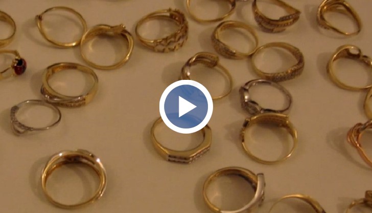 От агенцията за приходите раздават брошура с информация изготвена от Министерството на финансите