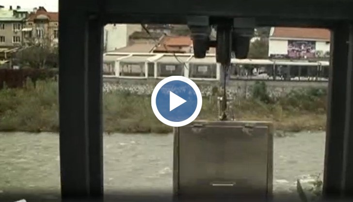 Пици като птици прелитат над реката и кацат в чинията на клиента