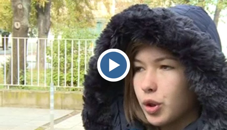 Женски бой в училище заради момче