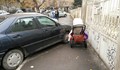 Автомобил препречи пътя на детска количка до ОУ "Отец Паисий"