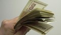 Шефове раздават 9000 лева коледна заплата