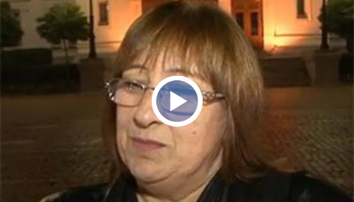 Различни обрати в живота преследват двойничката на Цецка Цачева