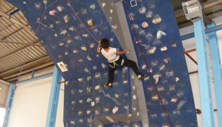 Първенството е последна проверка за русенските академици преди участието им в Националния студентски шампионат по спортно катерене Първенството е последна проверка за русенските академици преди участието им в Националния студентски шампионат по спортно катерене