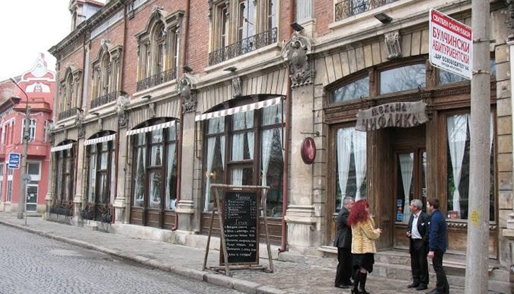 Изземването на оборота е крайна мярка и се прилага само когато длъжникът разполага с пари и значителни обороти, но системно не плаща данъци и осигурителни вноски Изземването на оборота е крайна мярка и се прилага само когато длъжникът разполага с пари и значителни обороти, но системно не плаща данъци и осигурителни вноски