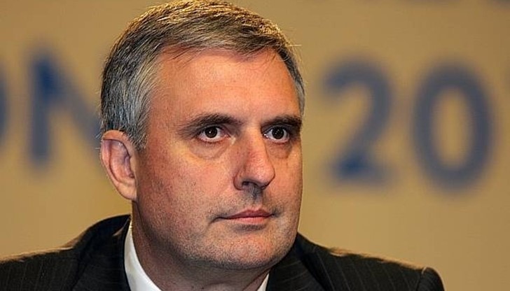 Малко по-рано стана ясно, че ПГ на АБВ ще подкрепи кабинет на ГЕРБ с премиер Бойко Борисов. Малко по-рано стана ясно, че ПГ на АБВ ще подкрепи кабинет на ГЕРБ с премиер Бойко Борисов.