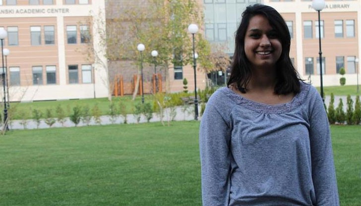 Лъчезарното момиче признава,че често си задава въпроса, ами ако не бях осиновена в САЩ, каква щях да бъда?!