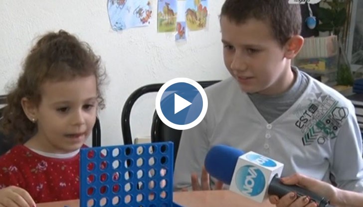 С помощта на „Българската Коледа” Гергана и Милен посещават слухово-речева абилитация