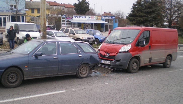 Според свидетели на случката "Ланчия"-та останала без гориво