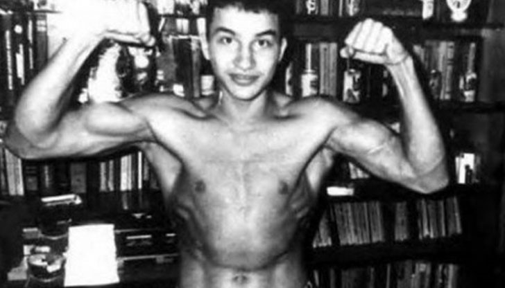 Световният шампион по бокс в тежка категория публикува интересна снимка от своето детство