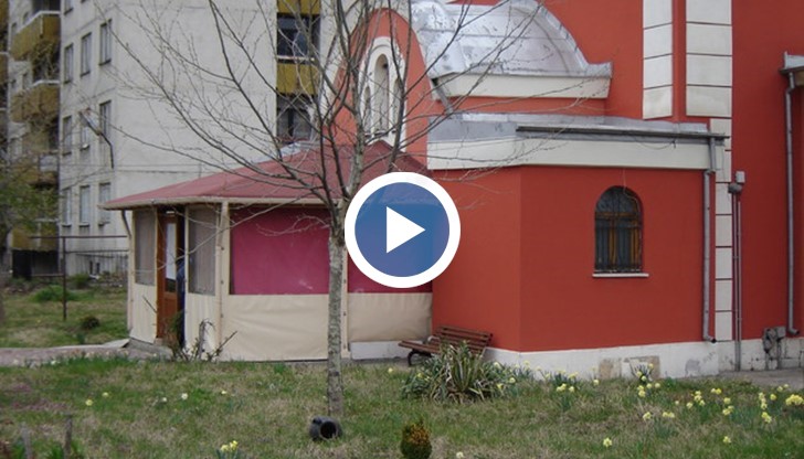 За издигането на камбанария на храма ще са нужни 140 хиляди лева, казва отец Светослав