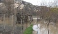 Огнеборци отводняваха участък от дигата на село Красен