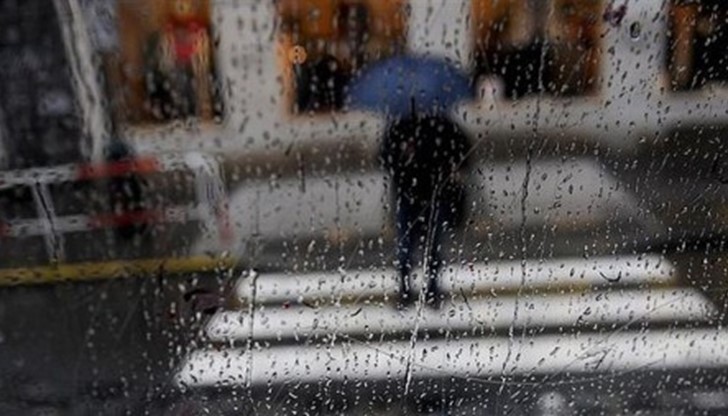 На 23.12.2014 г. в гр. Русе на ул. "Славянска" водач на лек автомобил "Сузуки" отклонява се попътно в дясно, преминава през крака на 55-годишен пешеходец На 23.12.2014 г. в гр. Русе на ул. "Славянска" водач на лек автомобил "Сузуки" отклонява се попътно в дясно, преминава през крака на 55-годишен пешеходец