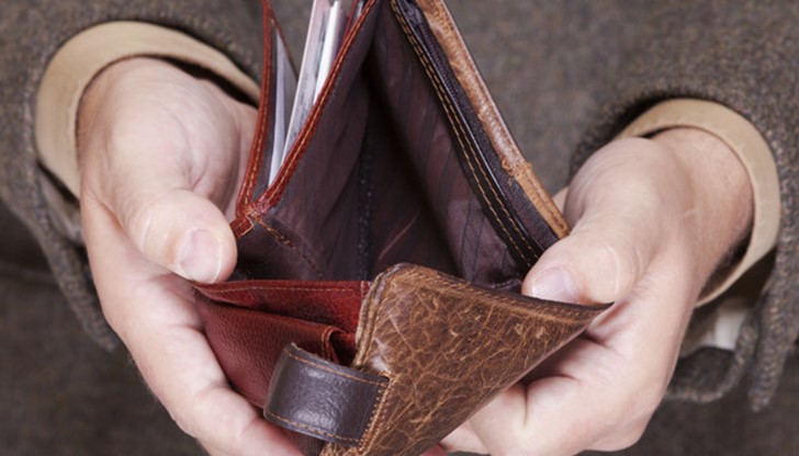 16.9% от населението на Русенска област е живяло под линията на бедността през 2013 година – това са 39.3 хил. души. 16.9% от населението на Русенска област е живяло под линията на бедността през 2013 година – това са 39.3 хил. души.