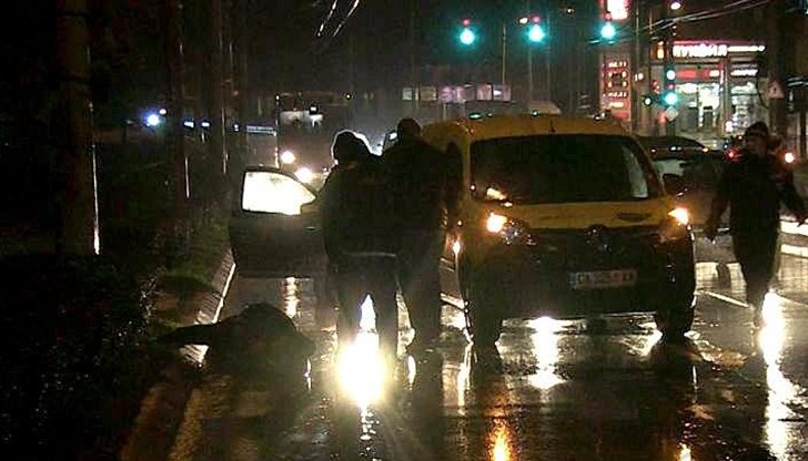 Трима русенци са били блъснати от автомобили докато пресичат на пешеходна пътека вчера