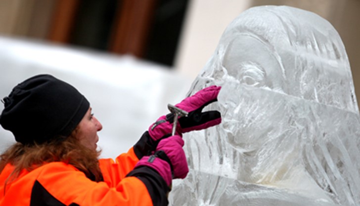 След близо 100 години в Русе се завръща духът на зимната феерия и изкуството за извайване на фигури от лед.