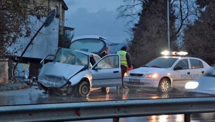 25-годишният мъж е с контузия на главата 25-годишният мъж е с контузия на главата