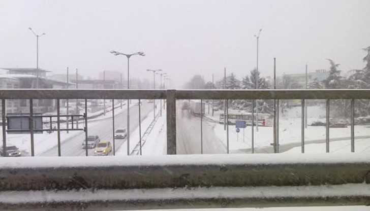 Призовават се гражданите, на които не е наложително да излизат с автомобилите си днес Призовават се гражданите, на които не е наложително да излизат с автомобилите си днес