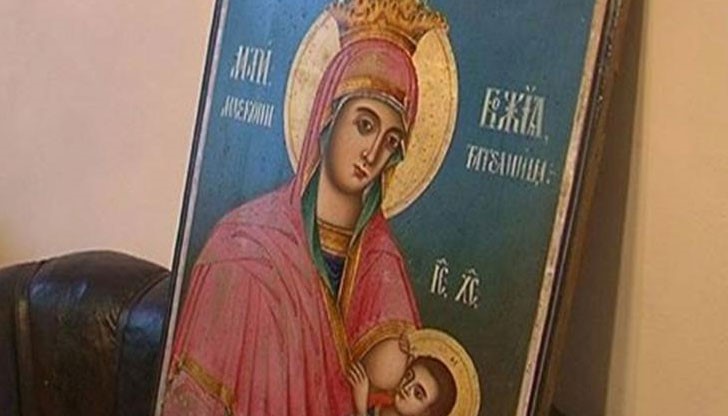 Чудотворната икона е открита случайно в края на 2012 г. и реставрирана от художника Костадин Угринов