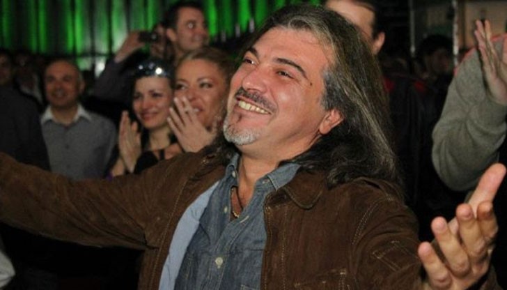 Синът му Бебо и адреналинката Алекс родители на момче