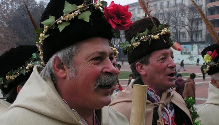 На 23 декември 2014 г. от 12:00 ч. в центъра на Русе ще се състои традиционното русенско коледуване На 23 декември 2014 г. от 12:00 ч. в центъра на Русе ще се състои традиционното русенско коледуване