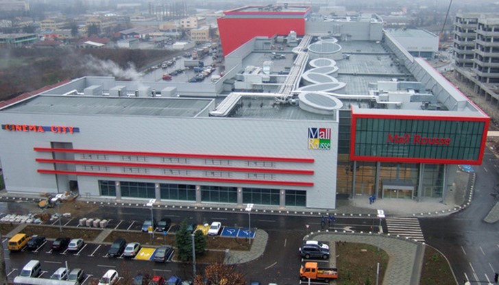 В петък в Mall Rousse - денят ще започне с благотворителност и топло кафе.