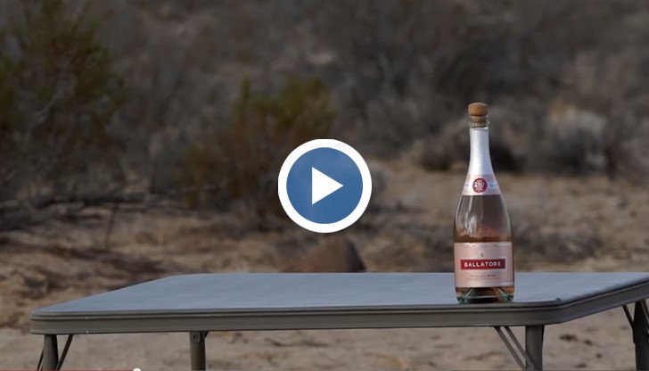 От сайта обаче предупреждават да не опитваме същия номер и в домашни условия