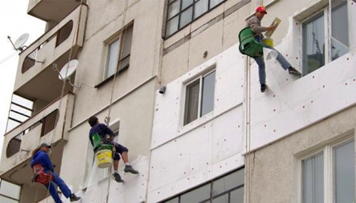 Съфинансирането от 25%, което собствениците на жилища трябва да осигуряват за мерки за енергийна ефективност на жилищата си по проект "Енергийно обновяване на българските домове", ще се осигури от държавата. Съфинансирането от 25%, което собствениците на жилища трябва да осигуряват за мерки за енергийна ефективност на жилищата си по проект "Енергийно обновяване на българските домове", ще се осигури от държавата.