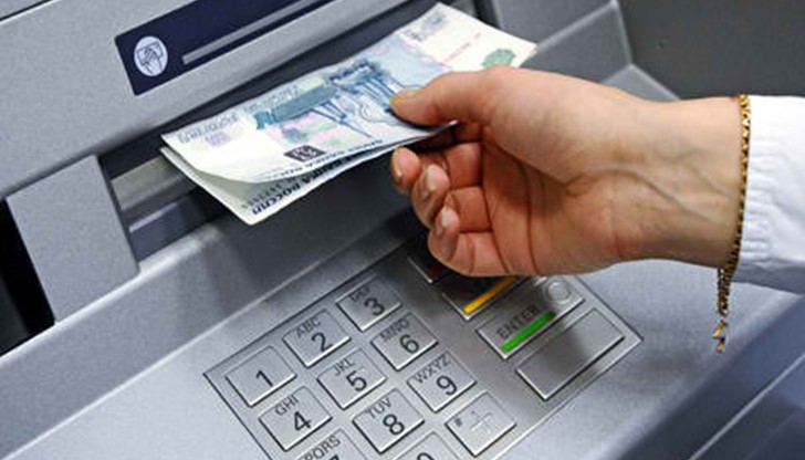 Изобретателни крадци в Италия измислиха революционен начин за източване на пари от банкомат – с помощта на прахосмукачка