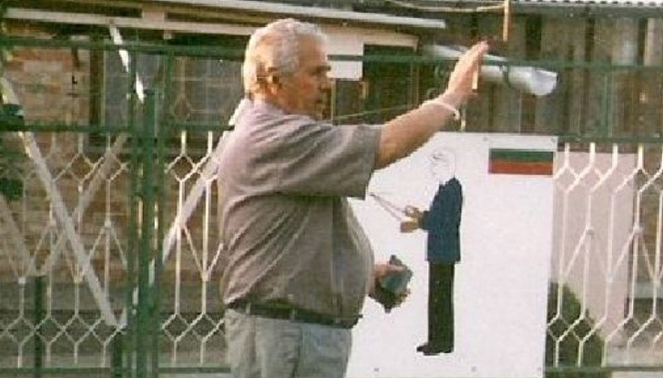 В недрата на земята ни и в Черно море има огромни залежи от нефт и газ. В недрата на земята ни и в Черно море има огромни залежи от нефт и газ.