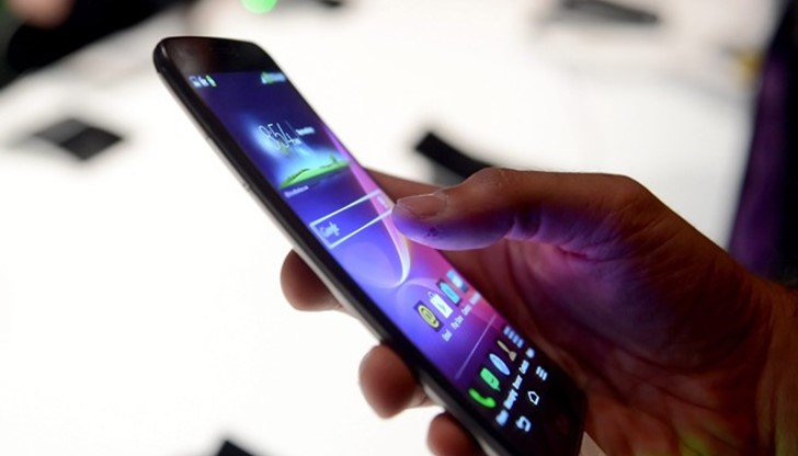 Годината почти приключи, а потребителите на мобилни телефони с нетърпение чакат да започне 2015 г., която ще донесе и нови предложения на пазара.