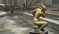 Общната спря почистването на фигурите във фонтана на площад "Батенберг"