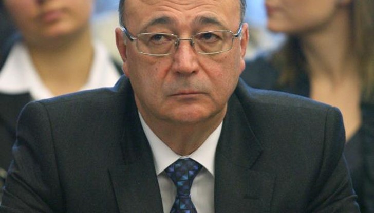 След като истината за изчезването на топ разузнавача бе разбулена, мнозина призовават ръководството на МВР да изисква от Сертов и съпругата му да заплатят разходите по издирването му. След като истината за изчезването на топ разузнавача бе разбулена, мнозина призовават ръководството на МВР да изисква от Сертов и съпругата му да заплатят разходите по издирването му.