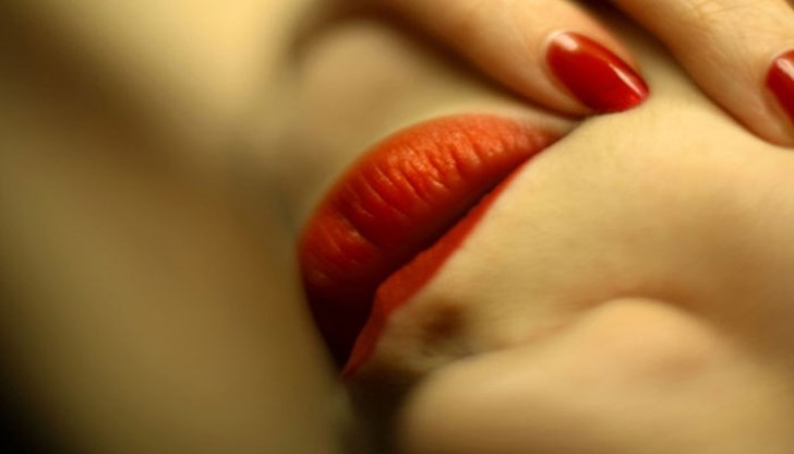 По какво се разпознава зверски загорялата дама, онази, която вече 6 месеца стои на сухо По какво се разпознава зверски загорялата дама, онази, която вече 6 месеца стои на сухо