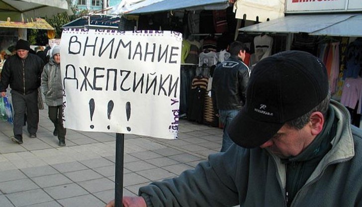 Участници в доброволните отряди се заканиха да нахлуят в градчето и да се разправят с клановете на място Участници в доброволните отряди се заканиха да нахлуят в градчето и да се разправят с клановете на място