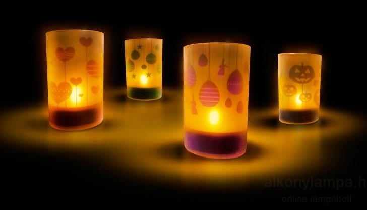 <p>Четири свещи горели бавно.</p>

<p>- Аз съм Мир - казала първата - но в наше време никой не се бори за мен.<br />
И пламъкът на Мира бавно започнал да гасне, докато изчезнал напълно.</p>

<p>Втората промълвила:<br />
- Аз съм Вяра, но вече никой не ме търси и не се нуждае от мен.<br />
И нейният пламък също спрял да гори.</p>

<p>- Аз съм Любов и също нямам достатъчно сила да продължавам да горя. Хората не ми обръщат внимание и не разбират колко съм важна. Те не обичат дори най-близките си.<br />
И без да чака повече, Любовта угаснала.</p>

<p>Изведнъж в стаята влязло дете и видяло, че три от свещите са угаснали</p>

<p>- Защо не светите? - разплакало се то. - Трябваше да изгорите до край.</p>

<p>Тогава четвъртата свещ му заговорила нежно:<br />
- Не се бой, аз съм Надежда. Докато горя, винаги можеш да запалиш останалите три свещи.</p>

<p>С блеснали очи детето взело свещта на Надеждата и запалило другите три свещи.</p>

<p>Никога не позволявайте свещта на надеждата да угасне!</p>
