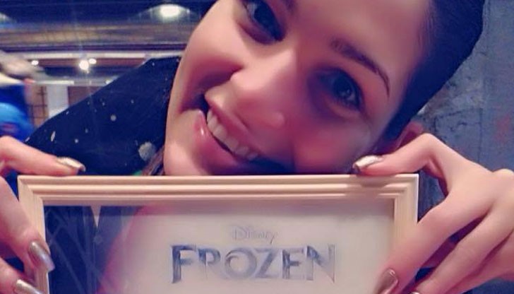 Весела Бонева получи грамота от "Дисни" за принос в озвучаването на филма "Замръзналото кралство"