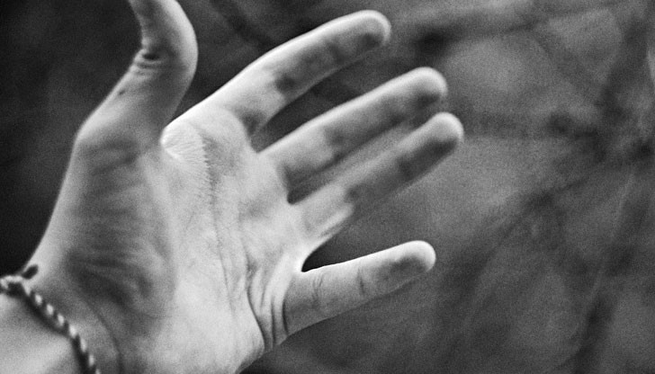 Семейство Трифонови са затруднени и не могат да подсигурят на децата си зимни дрехи - якета, обувки Семейство Трифонови са затруднени и не могат да подсигурят на децата си зимни дрехи - якета, обувки