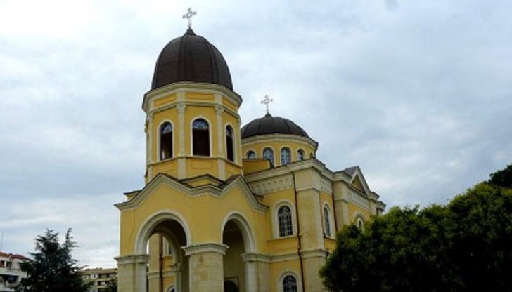 Според местния фолклор, от момента на събарянето на храма над Русе тегне проклятие Според местния фолклор, от момента на събарянето на храма над Русе тегне проклятие