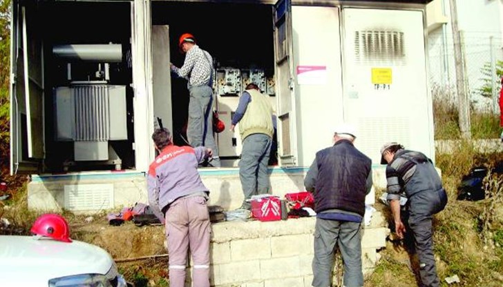 На ул. «Константин Димчев» от трафопост, чрез взломяване на метална решетка на прозорец е проникнато в него и е извършена кражба на 560 кг. трансформаторно масло. На ул. «Константин Димчев» от трафопост, чрез взломяване на метална решетка на прозорец е проникнато в него и е извършена кражба на 560 кг. трансформаторно масло.