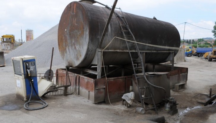 НАП, Агенция „Митници“ и МВР започнаха съвместни проверки във т.нар. ведомствени бензиностанции НАП, Агенция „Митници“ и МВР започнаха съвместни проверки във т.нар. ведомствени бензиностанции