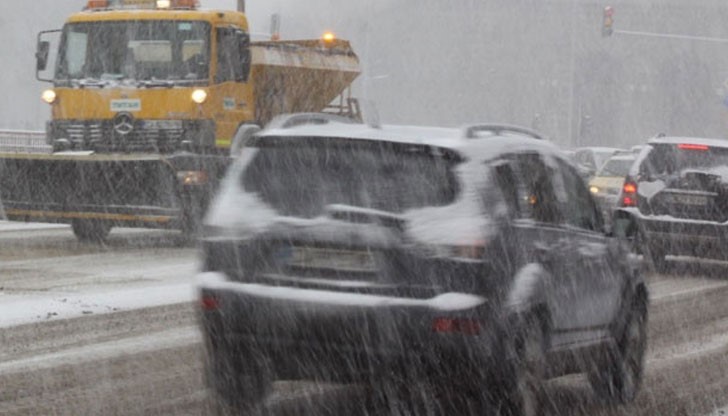 За днес код за силен вятър е обявен в 25 области в страната За днес код за силен вятър е обявен в 25 области в страната